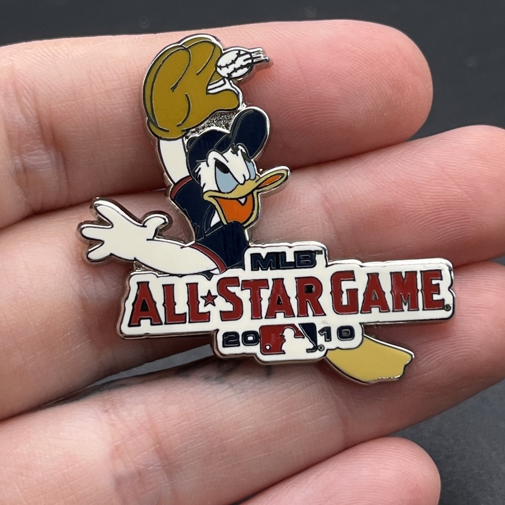 Disney MLB Baseball All Star Game 2010 Donald Duck Lapel Hat Pin